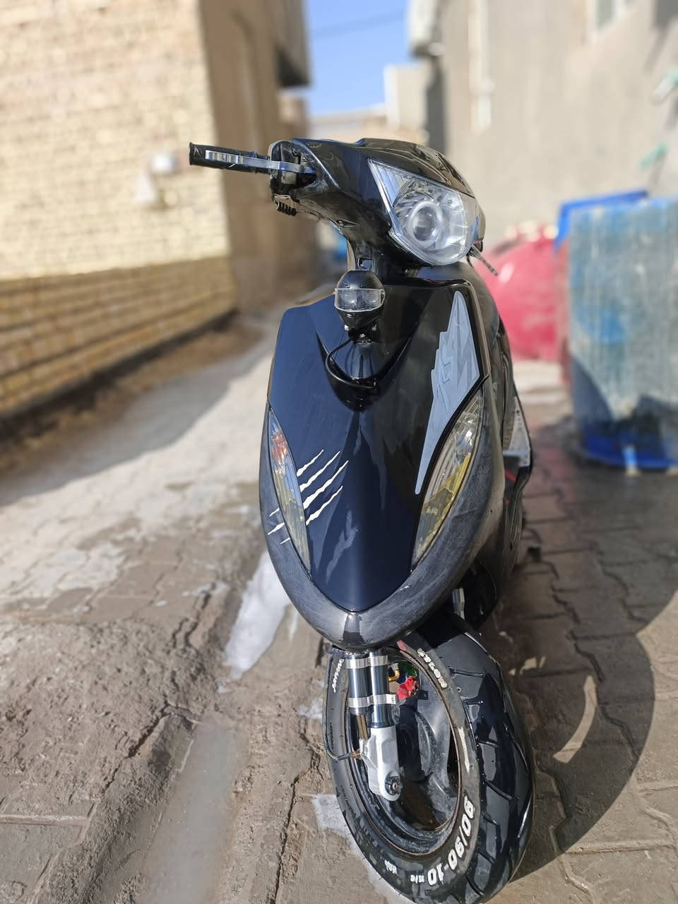 السلام عليكم أخوان 
دراجة ماكس عدله للبيع  بوشه 49 نضيفه ما مفتوحة  استخدام شهرين محافظة البصرة قضاء المدينة السعر خاص  ***********
