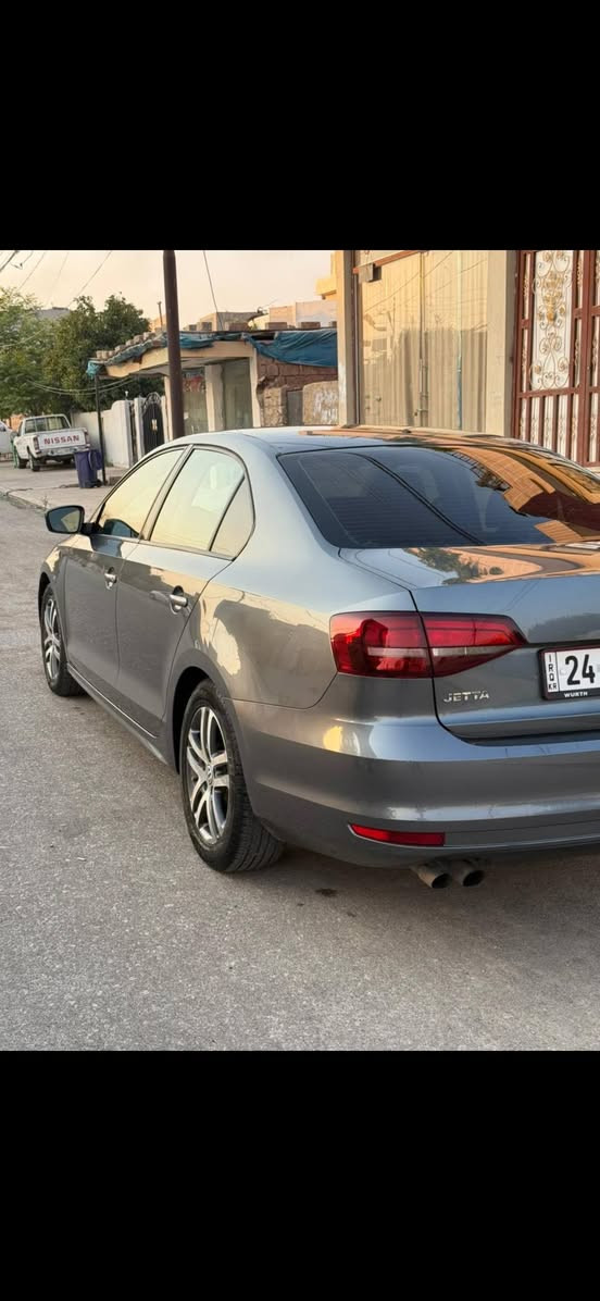 فولكس واجن جيتا (Volkswagen Jetta) ​2018
َمحرك 14 تيربو 1.4L Turbo TSI 
​86,000 مايل
​مرقمة دهوك
​امريكي (صور الحادث مرفقة للامانة).
​الإيرباكات: سليمة (لم تفتح في الحادث).
​مكان السيارة دهوك سميل
السعر 125 ومجال
رقم الموبايل
*********** سميل, دهوك
