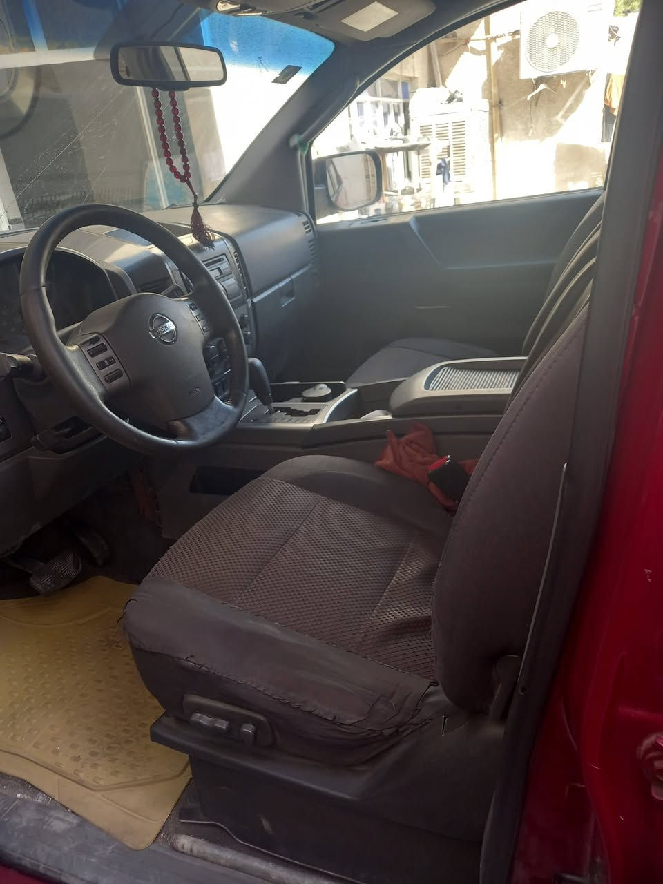 السلام عليكم نيسان ارماده 2007نظيفه وباسمي مشروع وطني السعر 85وبيهه مجال بسيط او مراوس بموهافي وانطي فرق هذا رقمي ***********مكاني بغداد
