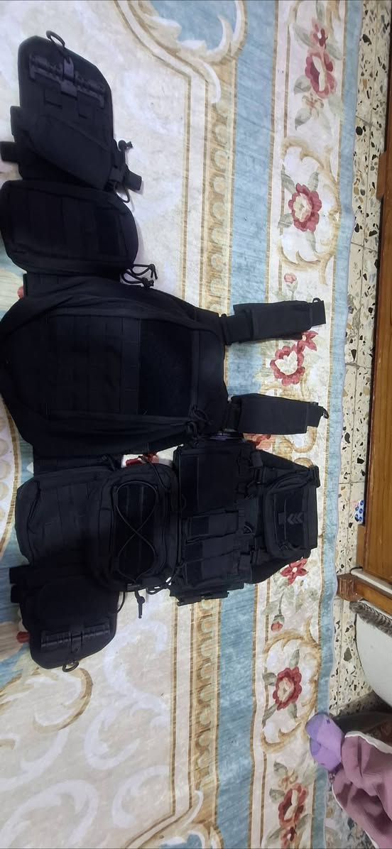 سلام عليكم
جعبه عسكريه لون اسود كلش اصليه ومضبوطه 
نضام اقفال بلجتف وبلصفايح ومجمبزه كلها 
جنط بلصفاح وجنطه بلضهر كبيره وجنطتين اماميه 

السعر والشراء بلخلص وبخدمتكم


**إذا كنت صاحب هذا الإعلان وتريد حذفه لأي سبب، رجاءا أرسل رسالة إلى الدعم الفني**