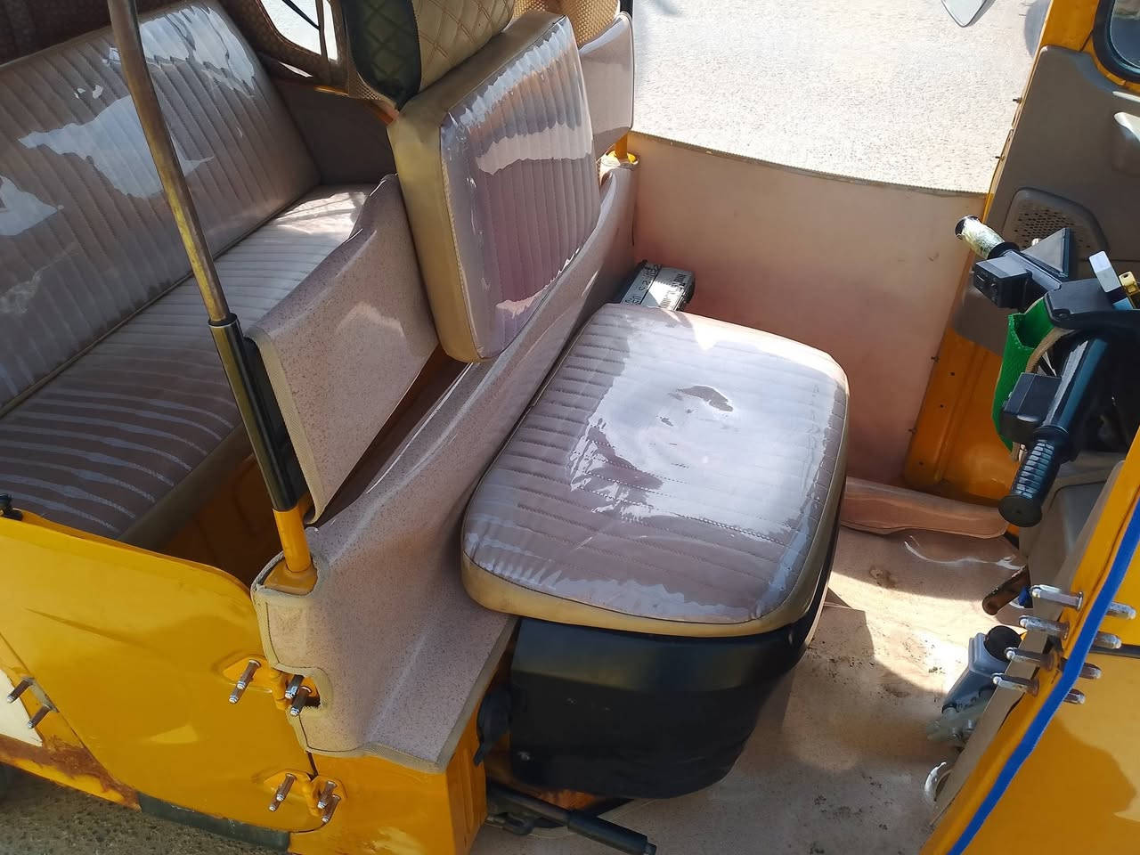 تكتك لبيع موديل 2021/3/ سنويه ورقم لماني سعر خاص ***********
