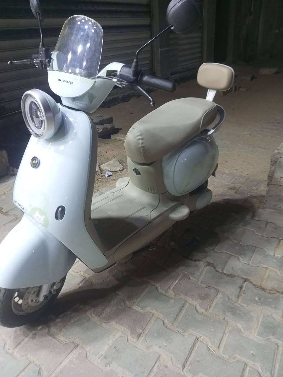 سلام عليكم دراجه شحنLUCKY BICYCLE دراجه حلوه ونضيفه صناعه صيني 
السعر600وبيها مجال 
للامانه الدراجه جبناها قبل شهر ومامتعوبه 
للاستفسار ***********

