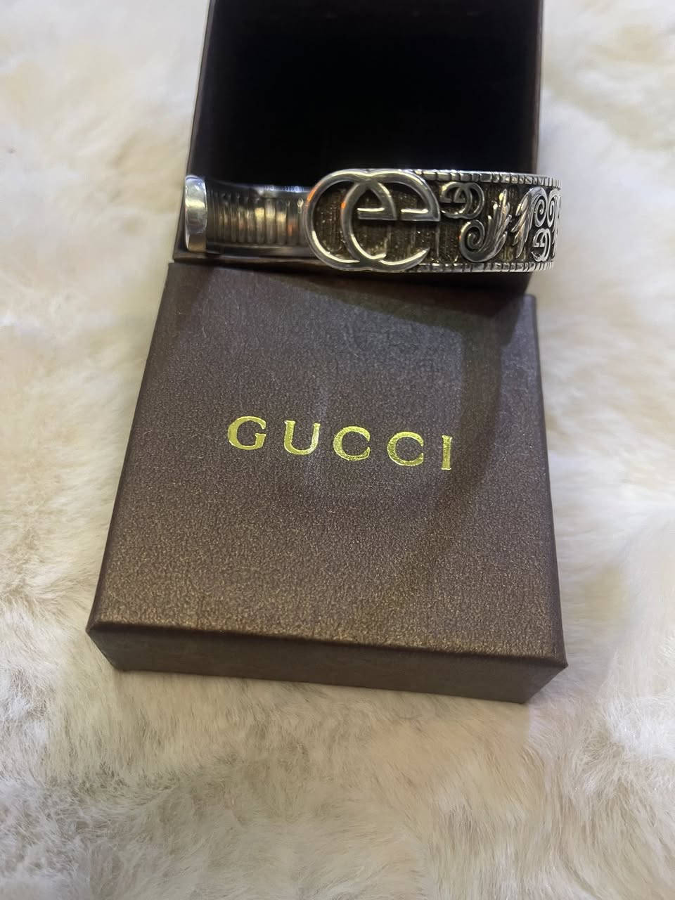 سوار كوجي فضه استرليني طلاء ثايت


**إذا كنت صاحب هذا الإعلان وتريد حذفه لأي سبب، رجاءا أرسل رسالة إلى الدعم الفني**