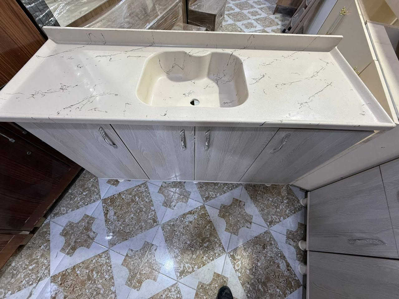 ناونيشان /سليماني كانيسپيكه /پيشانگاي مه ليك

سعري/٣٥٠ هه زار 

/MDFكه زاته ري /ده ستكرد/  موادي/

قياسي كه وانته ر/٢ مه ترو نيو/سنگه كه ي/١ مه ترونيوه

هه ر به ريزي خوازياره ئه تواني په يوه ندنيمان پيوه بكات

گه ياندنيشمان هه يه بؤ سه ر جه م شاره كان

***********   viber
