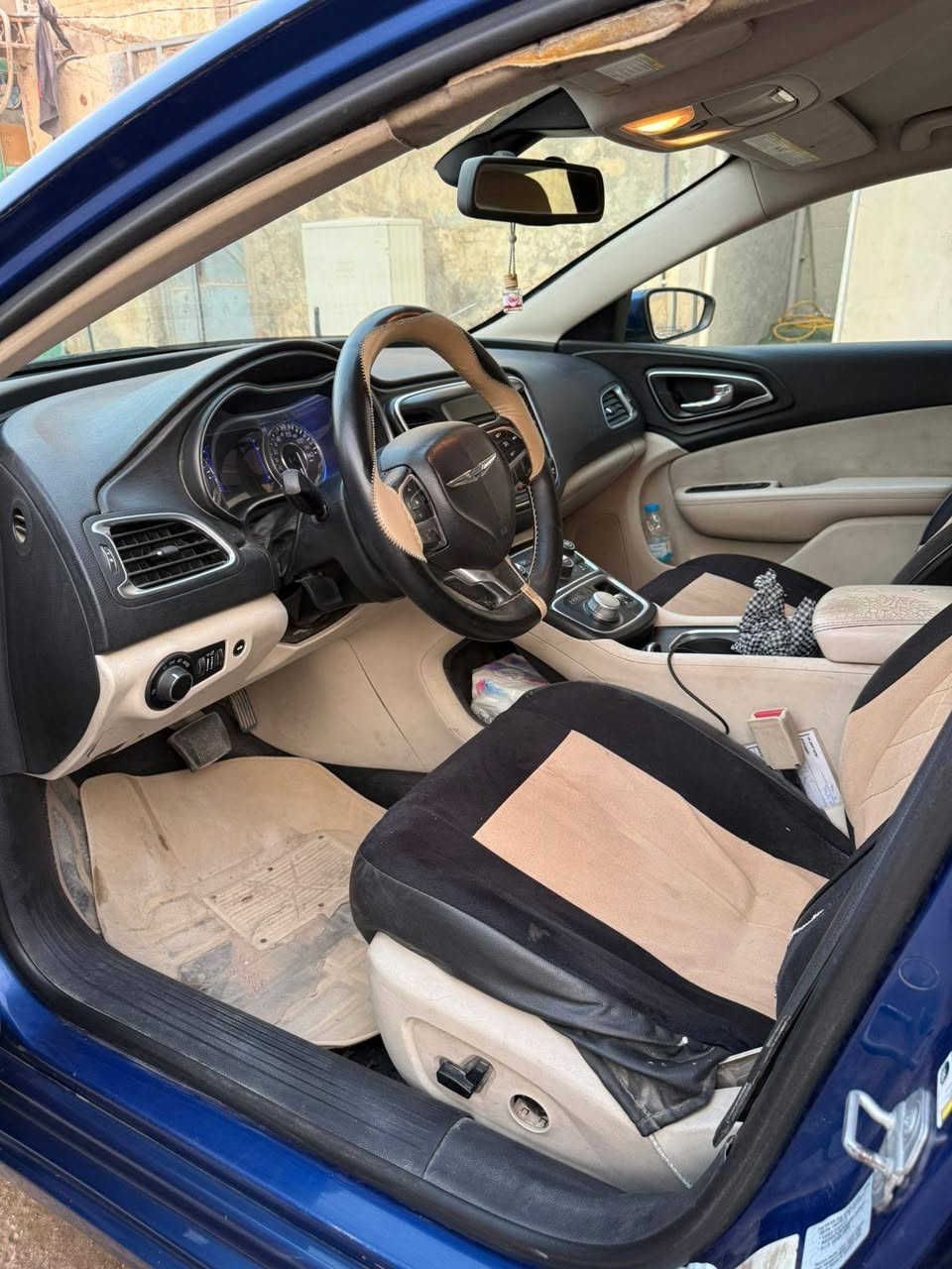 السلام عليكم ورحمة الله وبركاته
اعضاء الكروب المحترمين
سي 200 موديل 2016 فول عدا الفتحه والشاشه الجبيره رقم أربيل الدولي لون جويتي محرك ٢٤٠٠ حادثه جاملغ امامي مبدل وكاله وبنيد بيه بارد قليل مثل ماموضح بالصور

للبيع او للمراوس مع سي 200 موديل من 2015 وفوك شرط 6سلندر للتواصل *********** والخاص مفتوح مع وافر الشكر والاحترام لجميع الأعضاء المحترمين
