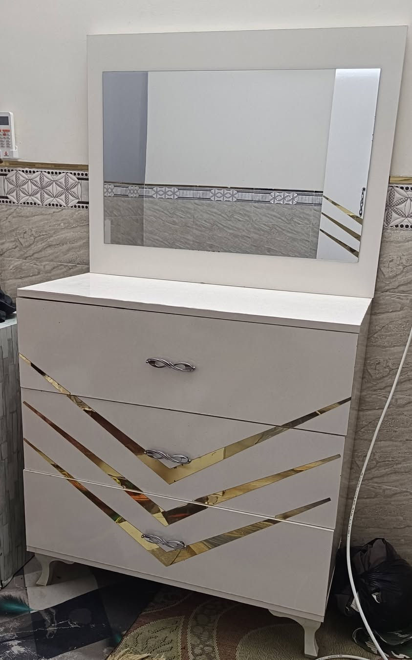 غرفةة تركي 5 قطع نضافةة 90%100 مكانهها الديوانيةة حي العسكري شارع الوكفةة القديم السعر 400 *********** بي واتساب
***********
