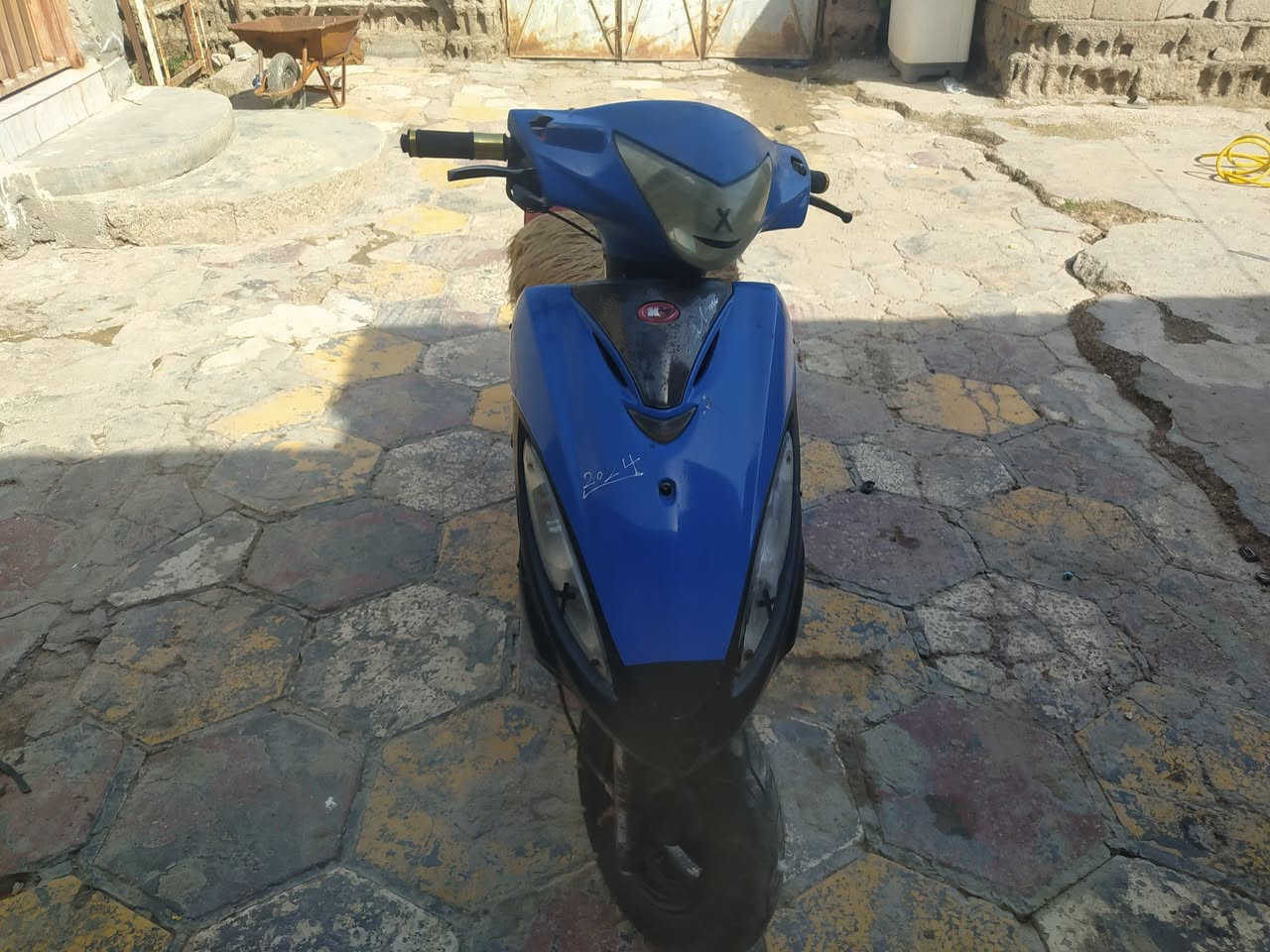 السلام عليكم دراجه جي فور كامكو للبيع دراجه جاهزه كهربائيات كلهه شغاله مجفته تجفيت حاويه مكان ذي قار الرفاعي السعر 300وبيهه مجال قليل للأستفسار على الرقم *********** الرقم بي واتساب .
