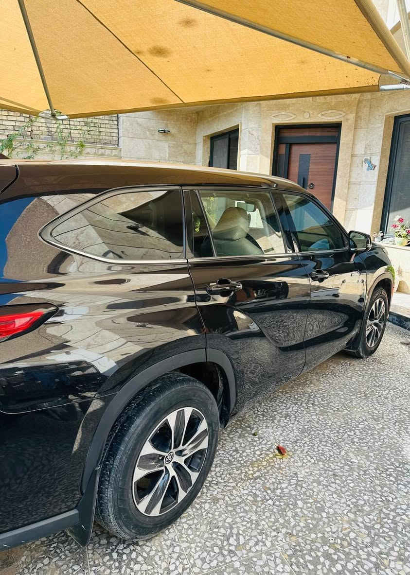 تويوتا هايلاندر هايبرد وارد امريكي الموديل.  21 
فول XLE معروفه المواصفات  
السيارة جديده بعد احله من الصور شرط تجي اشوف ابعينك
رجآ الميشتري لا يعلق ولا يخابر  اراوس اذا لون ابيض هايلاندر فقط ---- بسمي السيارة مكان السيارة بغداد - الامين -
السعر   290 ورقه --- هاتف -
***********
