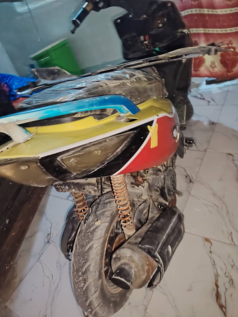 ماكس مضلع صيني دراجه حلو مكينه مفتوحه مره وحده  تجفيت قبل ٦ اشهر بوشه ٥٥ شلعه معدل صدر رياضي دبلات رياضي ويلات رياضي المكينه ناعمه بس بيه دخان ابيض قليل  نقصه سوادات وحاضن مال باتري 350الف وبيه مجال


**إذا كنت صاحب هذا الإعلان وتريد حذفه لأي سبب، رجاءا أرسل رسالة إلى الدعم الفني**