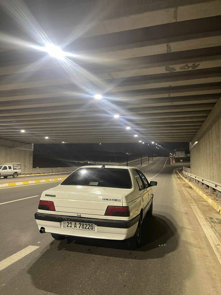 سەرەتا بە ناوی خوا ئەم سەیارەی بۆ فرۆشتن (بیجۆی 405ئیرانی)  ڕەقەم سلیمانی   سەناوی تا 2028تازەیە تەحویل غرامە بە شەرت مۆدیڵ 2010 ناو زەردە تەبریتی ساردو گەرم ئیش ئەکات مەزبوتە  تاقمیک تایەو ویلای تازەی لی بەسەروە نرخی ٤۰ گەڵاو معامەلەیەکی کەم ژ.م ***********  *********** السليمانية, العراق
