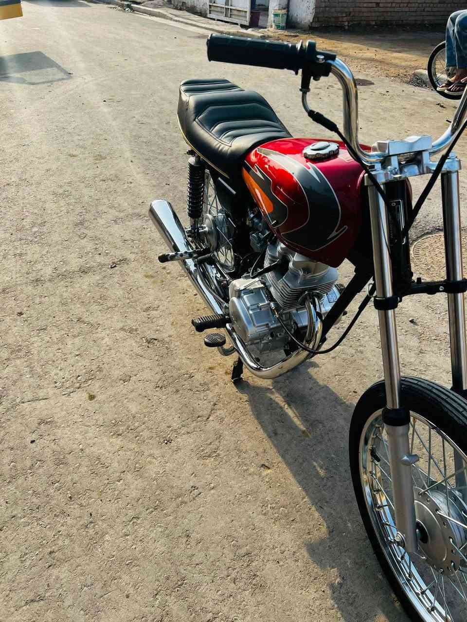 سلام عليكم شباب دراجه للبيع اوراق سنكر السعر خاص***********
