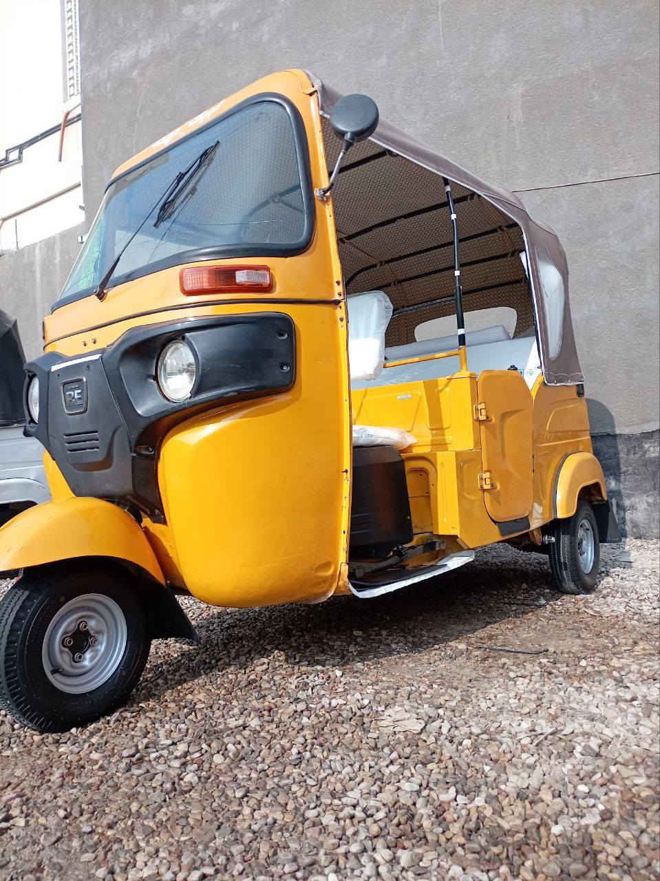 سلام عليكم تكتك 2021للبيع 
رقم نكليزي وسنويه بسمي تكتك احله من صوره 
لاضريه ولاشي فقط دوس رقمي ***********
ذي قار سوق الشيوخ
