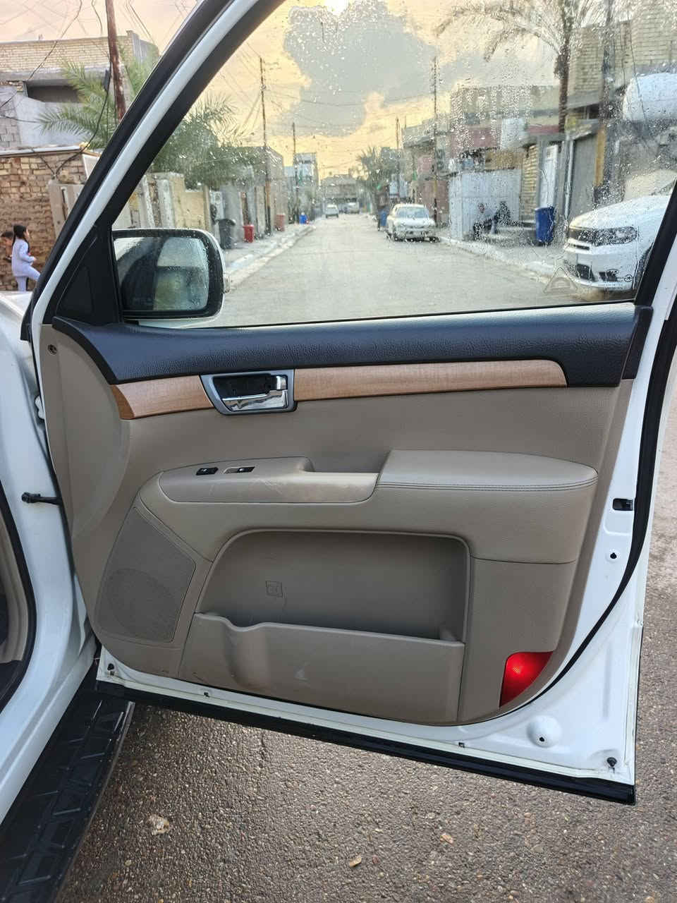 سلام عليكم
كيا مهافي للبيع 
موديل 2014 رقم بغداد سياره كفاله عامه 
ماشيه 83 شركه الدوليه 
فتحه 
كشنات جلد
كشنات اماميه كهرباء
تحكم ستيرن
كروز سرعه
تو ويل
تخم تاير 
5 ويل كب
لايت زنون عام عالي ناصي
تخم تاير توني شاده
ادامه عامه كل نقص مابيها
السعر 165 وبيه مجال
الرقم/
***********
