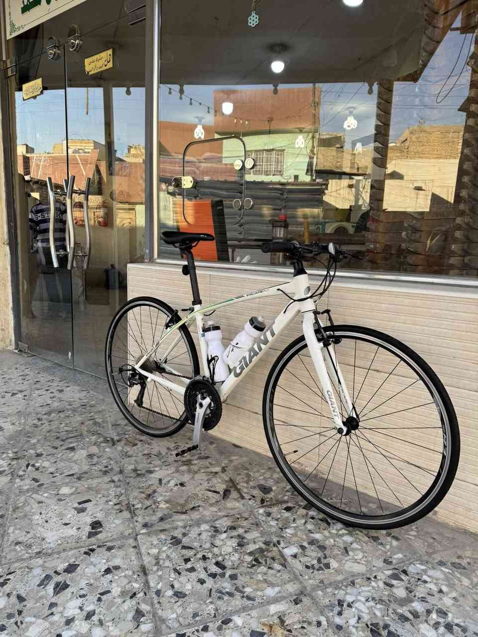 السلام عليكم بايسكل  c700 للبيع
الماركة جاينت ياباني 
الحجم 28
كامل مكمل أي نقص ما بيه 
العنوان بغداد الزعفرانية 
السعر 270
الرقم ***********
