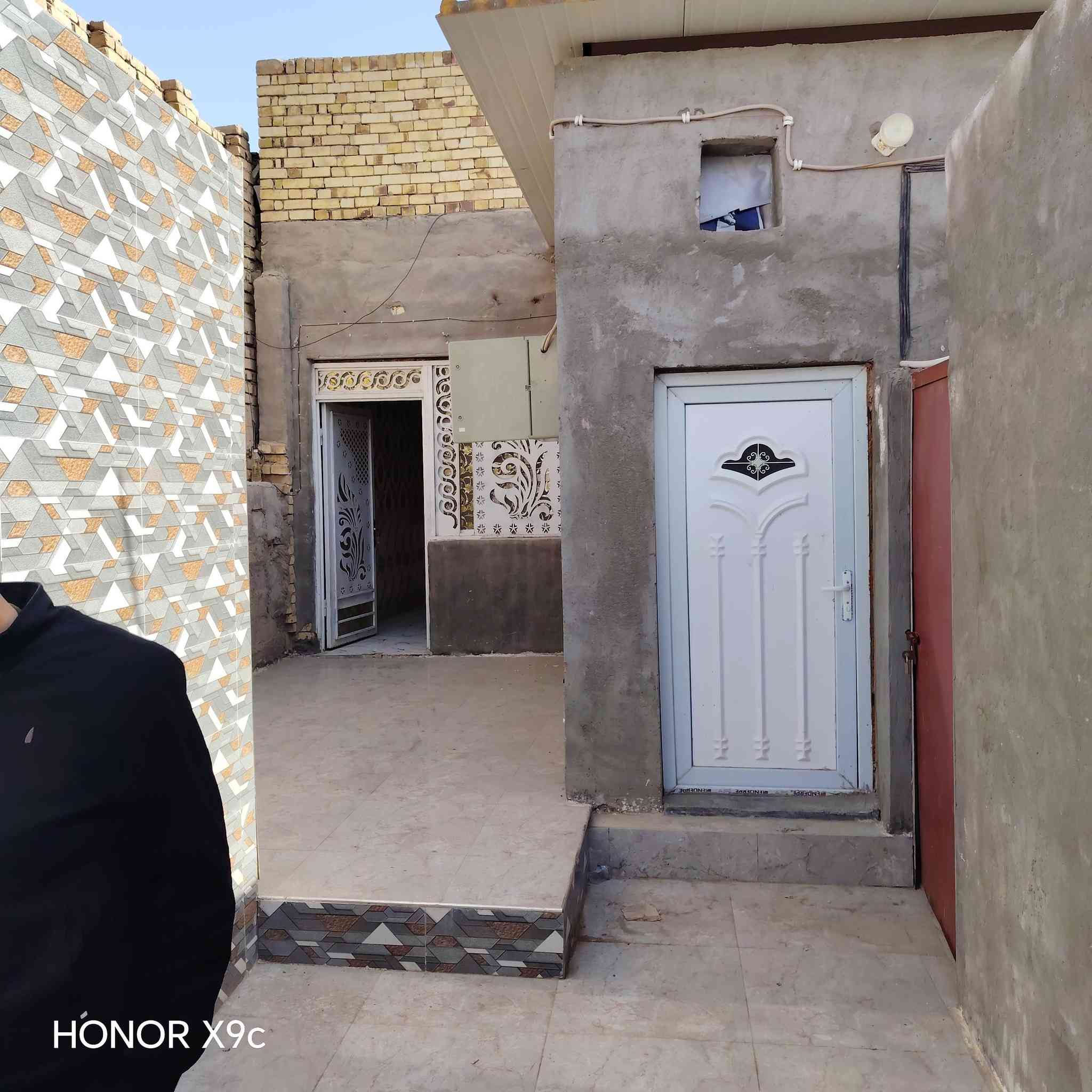 سلام عليكم بيت ١٠٠ متر الفتاحيه شارع المركز الفرع الثاني للبيع غرفه وصاله ومطبخ وصحيات وكراج  السعر ٧٥ وبي مجال
***********
