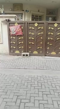 بسم الله ماشاء الله دار للبيع   100م   طابق ونص   حي البساتين   شارع ا...