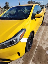 كيا فورتي ٢٠١٨ سياره نظيفه خير من الله تخم تاير صدر امامي خلفي سياره ح...