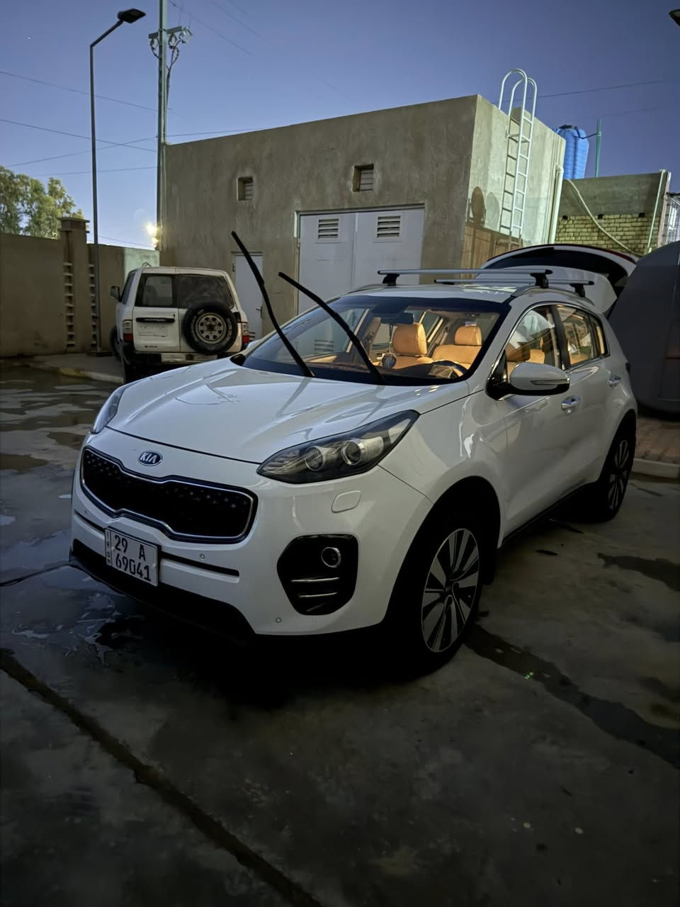 كيا سبورتج موديل 2018 خليجي كفاله عامه 
رقم واسط باسمي
كشنات جلد مطعم 
تحكم جهتين
تبريد بيانو
حساس امامي 
حساس خلفي
كامره
مانع انزلاق تدحرج
اشاير بالمري
مري شفط
شاشه
تبريد قطعتين
محرك 2000cc
زراك لايت
سلوفاكيه
لايت عالي ناصي زنون
كشاف زنون
سويج 
ماشية 170 حقيقي ادك جرس ب 120km
مكاني كوت الزهراء ب185


**إذا كنت صاحب هذا الإعلان وتريد حذفه لأي سبب، رجاءا أرسل رسالة إلى الدعم الفني**