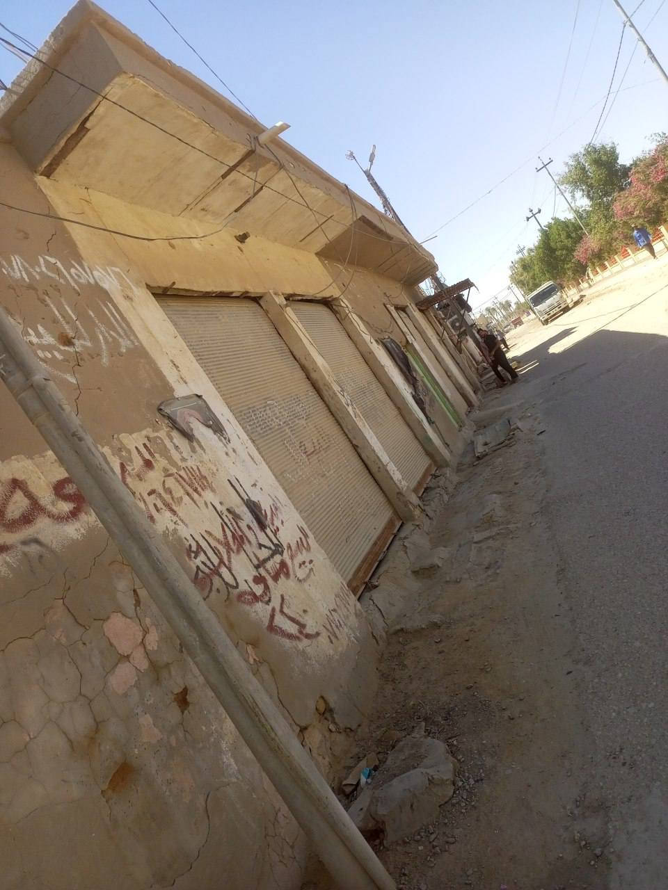 السلام عليكم
بيت طابو صرف0للبيع مساحه 240 مقسم الى بيتين وكل بيت يحتوي على محلات على الشط مقابل حسان الحداد 
اللا ستفسار ***********
