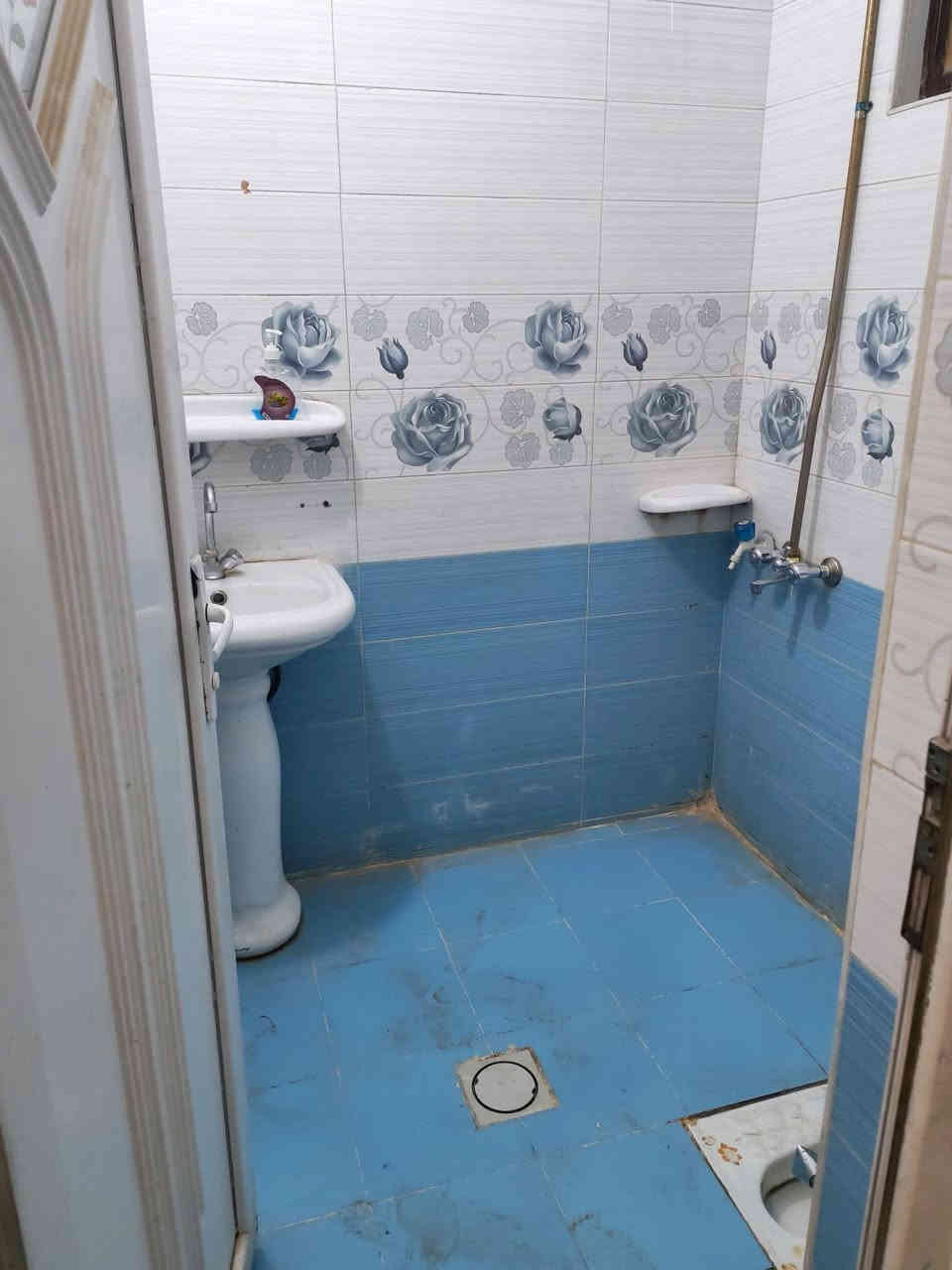 #للأيجار في السيدية
50 مترنضيف جداً 

يحتوي على 
• ثلاث غرف نوم 
• مدخل واحد
• صحيات عدد 3
• موقع العقار بشارع الضيافه
 • سعره : ٨٠٠ وبي مجال 
للأستفسار : ***********
