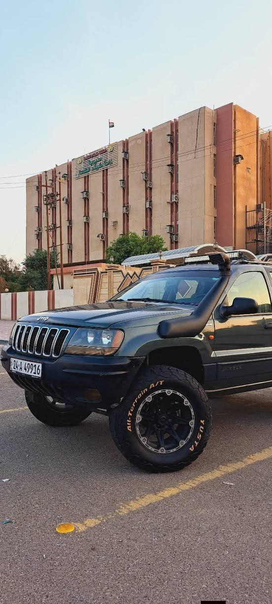جيب شيروكي موديل 2002 سياره جاهزه ما ناقصها برغي محدثه بالكامل تخم تاير حداديه ماكينهتاذا ما اي نقص السعر 75 ورقه او مراوس حسب القناعه المكان كربلاء طويريج***********
