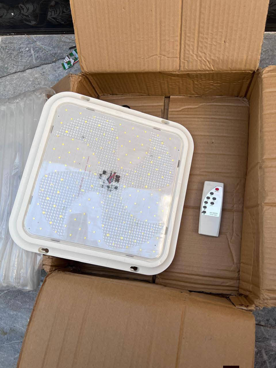 السلام عليكم
للبيع 

ادوات تخييم 

1- طباخ سفري صغير 

2- منقله سفاري صغيرة 

3- بلاجكتور طاقة شمسية 

4- منقلة شوي تكة 

5- سيت كدورة صغيرة سفاري مع كلاص وخطاف


**إذا كنت صاحب هذا الإعلان وتريد حذفه لأي سبب، رجاءا أرسل رسالة إلى الدعم الفني**