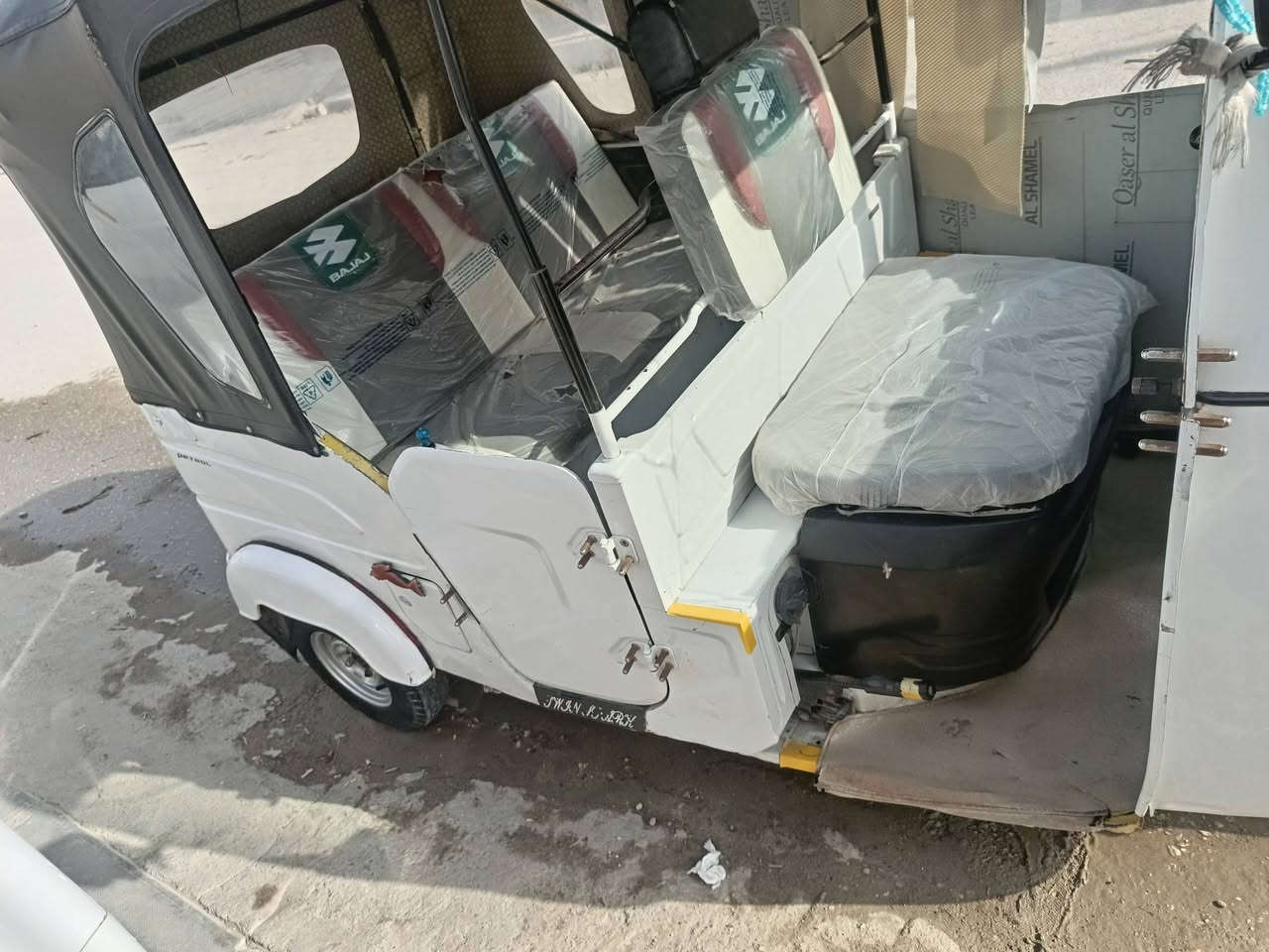 السلام عليكم تكتك موديل 21 شهر 2 بيه ضربه يم البكلايت مرجعه عل بارد محرك مفتوح شركه  رقم او سنويه السعر 7 بيه مجال الشراي ايخابر عله صاحبه انه مكلف بل نشر  الخاص مغلق مغلق ***********
