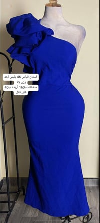 فساتين • ملبوسة مرة وحدة • قياس ٤٤-٤٦