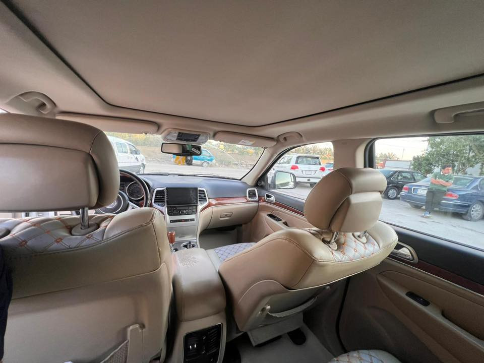 جيب كراند شيروكي
موديل 2013 خليجي مكفولة فول الفول مواصفات
محرك 3600 
جكات تصعد وتنزل
بنوراما
بصمة تشغيل وابواب وصندوق
تشغيل عن بعد
خزن كشنات
مري شفط
فور ويل
شاشة تدعم كار بلي
تدفئة كشنات امامي وخلفي
كشنات كهرباء
رادار 
حساسات
لايتات زنون اصلي
تخم تاير
صدر جديد 
رقم دولي
السعر 195
مكان السيارة بغداد
***********
للاتصال واتس اب اثناء الدوام الرسمي
