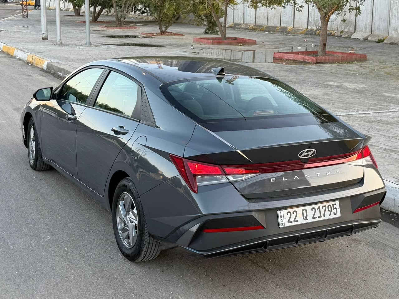 النترا موديل 2024  لون سمنتي 
🥇للبيع. فقط🥇
وارد امريكي ماشيه 20 ألف بعده بوضع الزيرو
حادثه شبر صبغ بلجاملغ فقط  بدون دواخل ايرباك كله مكفول صور الحادث بالمنشور. ‼️سويج. سيارة‼️
مواصفات
شاشه كار بلي 
رادار امامي
اهتزاز. ستيرن
ورادار خلفي
ورادار جانبي
تحديد مسار
قياده ذاتيه
تنبيه خروج عند المسار
ويل كب. لد نهاري.  لايت. زنون. بلادي 
فول تحكم ستيرن
كير اوتو +عادي
شاشه الكتروني دجتال . تنبيه. اهتزاز. بل ستيرن 
السياره بعده بوضع الشركه ومابيه ولا نقص
رقم اربيل الجديد تحويل وكاله مضمون 
. سيارة نص فوول. مكينة 2000 دوش
للأستفسار
***********
بغداد. كاظمية
💯. السعر. 164🔥
