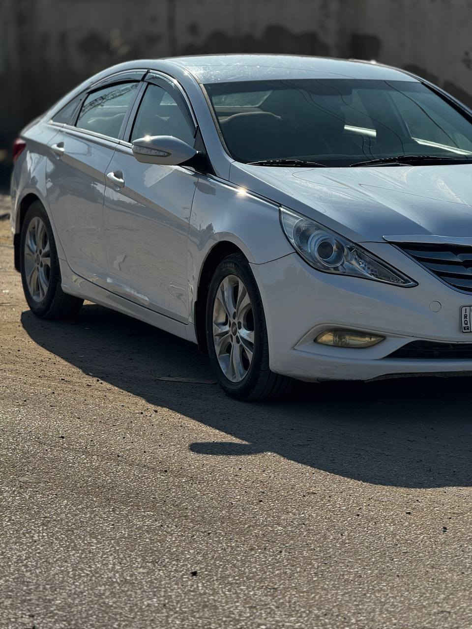 السلام عليكم سوناتا 2012 خليجي كفاله عامه ( عدى شكم شخط بارد ) السياره مكفوله مِن اي ضربه نهائي سونار موجود
سنويه ب اسمي تحويل وكاله 
مواصفات: 
تخم تاير جديد قبل اسبوع شاده 
تبريد قطعتين 
محرك دوش ٢٤٠٠ 
شفتات ستيرن 
شاشه 
كامره 
حساسات 
مري شفط 
سعر ١٢٠ 
تواصل : ***********
