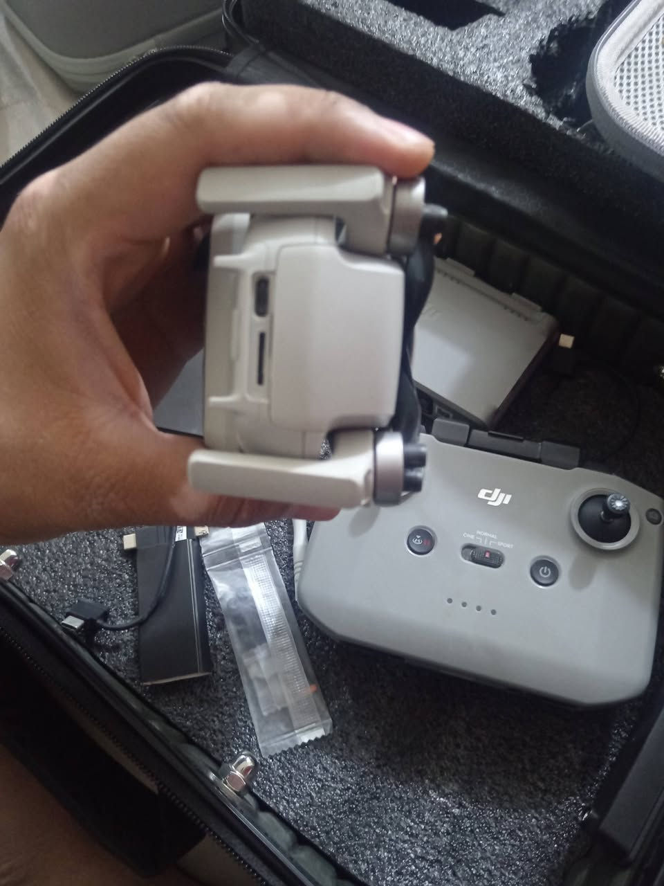 للبيع او مراوس Dji مني 2 نضيفه اخت الجديد كومبو 4 بطاريات  وجنطه  مكاني كربلاء رقم  ***********
