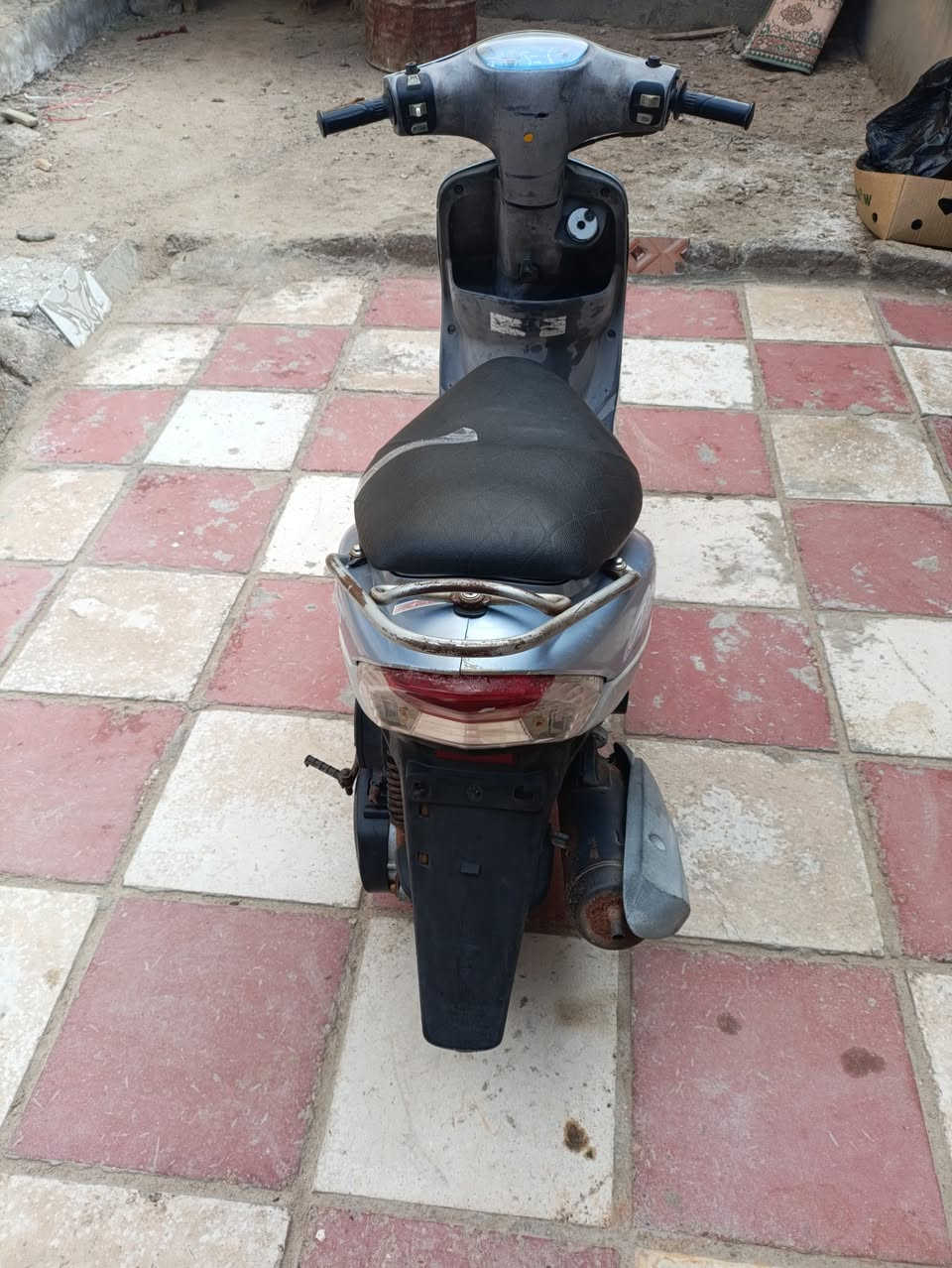 دراجه قجمه للبيع السعر 950 دراجه حاويه لوك كلشي شغال تجي تفحص وتاخذه مكاني البصره  قضاء المدينه 
التواصل على رقمي ***********
