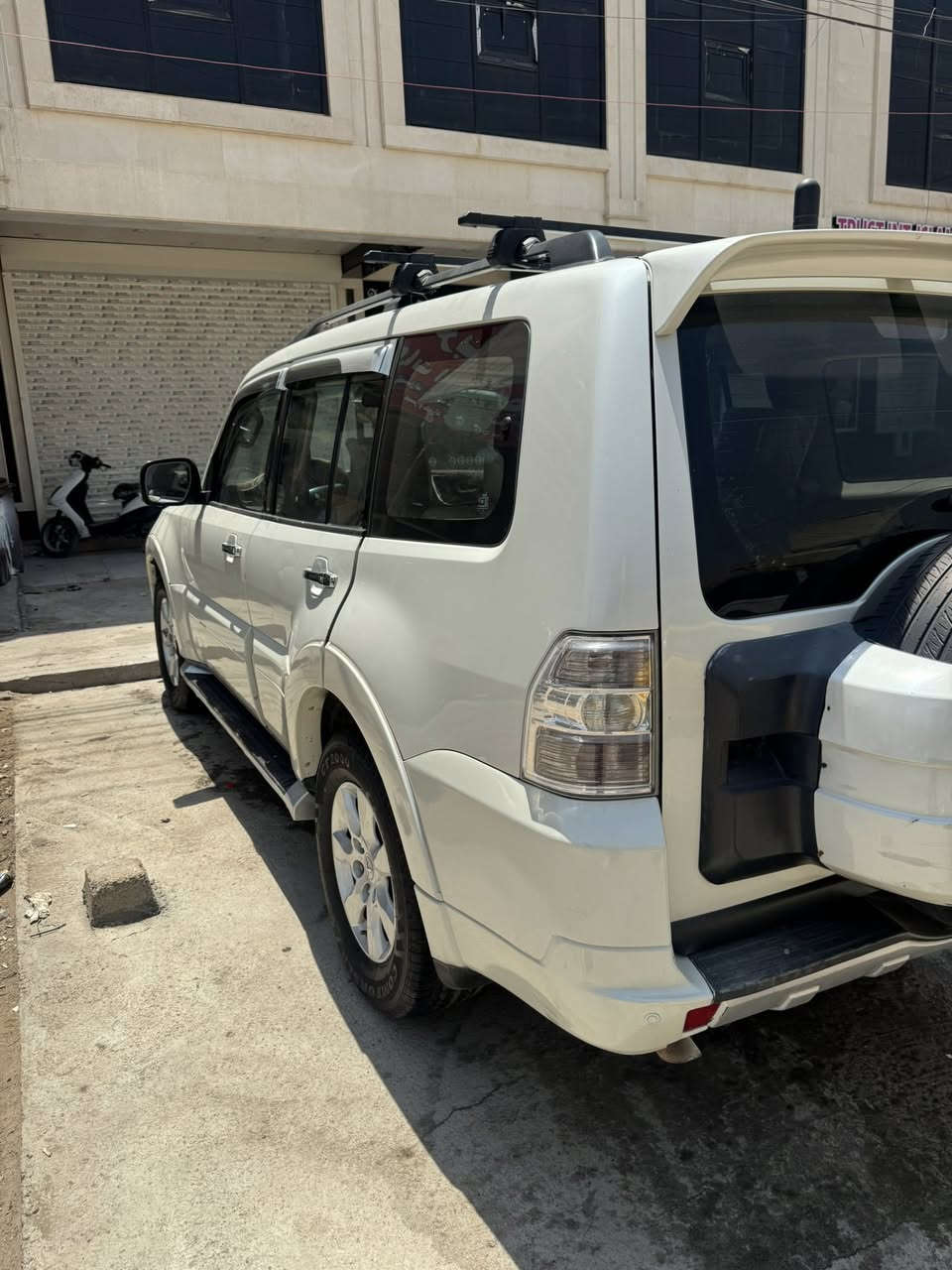 من رخصت اخويه لادمن بايجيرو حبتور مديل 2010 جاهزه تبريد 3 قطع  7 راكب محرك خير من الله دمام خلفي مري شفط  كشنات كهرباء الامامي بيه قطعتين صبغ  بسبب شخط الباب الايسر وجاملخ الايسر بدون دواخل  السياره جاهزه ترايك اي مكان بغداد بسمي السعر 127 وبيه مجال حك الجيه  مكاني بغداد حي اعلام شارع البداله موبايل ***********
