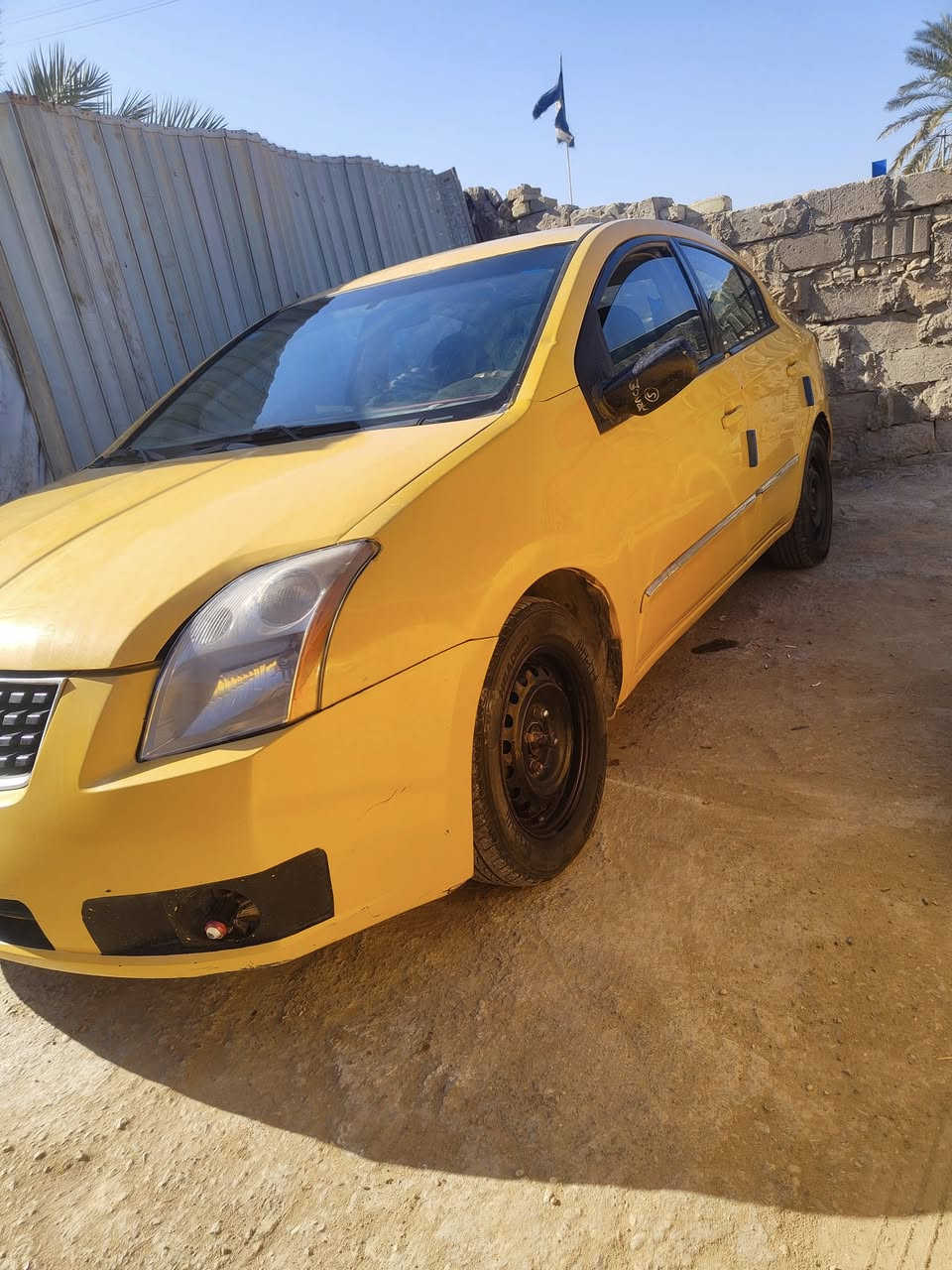 السلام عليكم نيسان سنترا للبيع موديل 2010 رقم بغداد انكليزي السعر 60 وبيها مجال للشراي المكان جسر ديالى فلكة سلمان باك  للتواصل ***********
