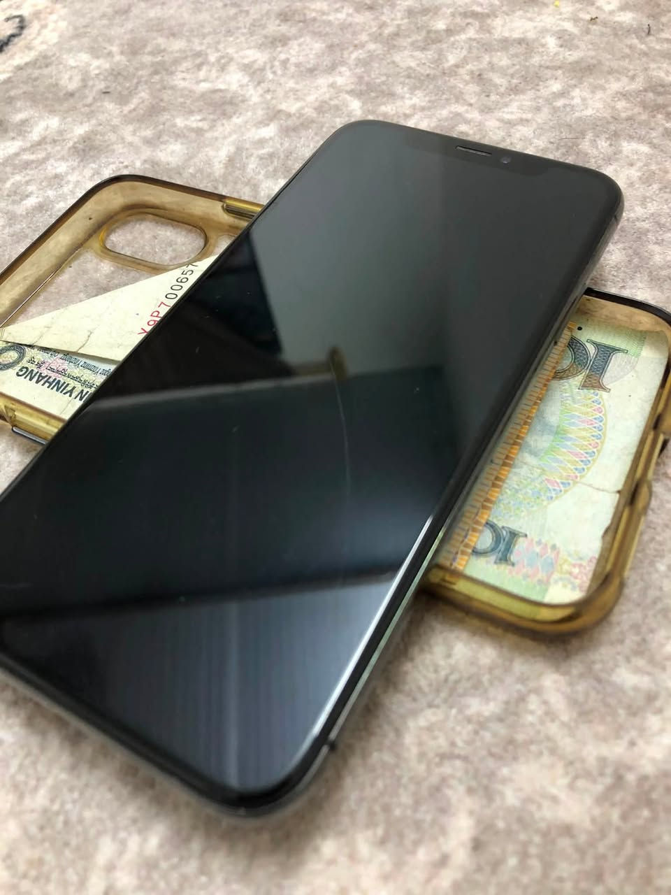 ايفون X صغير
جهاز نضيف مرتب كلشي ممبدل فقط بطارية مشحونة وشحن يطول ماكو صرف ابد كلة شغال نت اتصال فيس ايدي فقط بي هذا الي بالشاشة موضح 
ذاكرة ٦٤
بطارية ١٠٠ 
سعر 85 
مكان بغداد /حسينية ،المعامل 
رقم :***********
