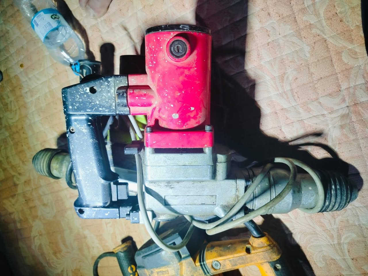 السلام عليكم دريلات همر. كلهن سوه ابيعهن 
دريل  انجيكو  فحمات 
دريل احمر ارميجر
دريل اخضر  ارميجر
دريل ريشان ارميجر


**إذا كنت صاحب هذا الإعلان وتريد حذفه لأي سبب، رجاءا أرسل رسالة إلى الدعم الفني**