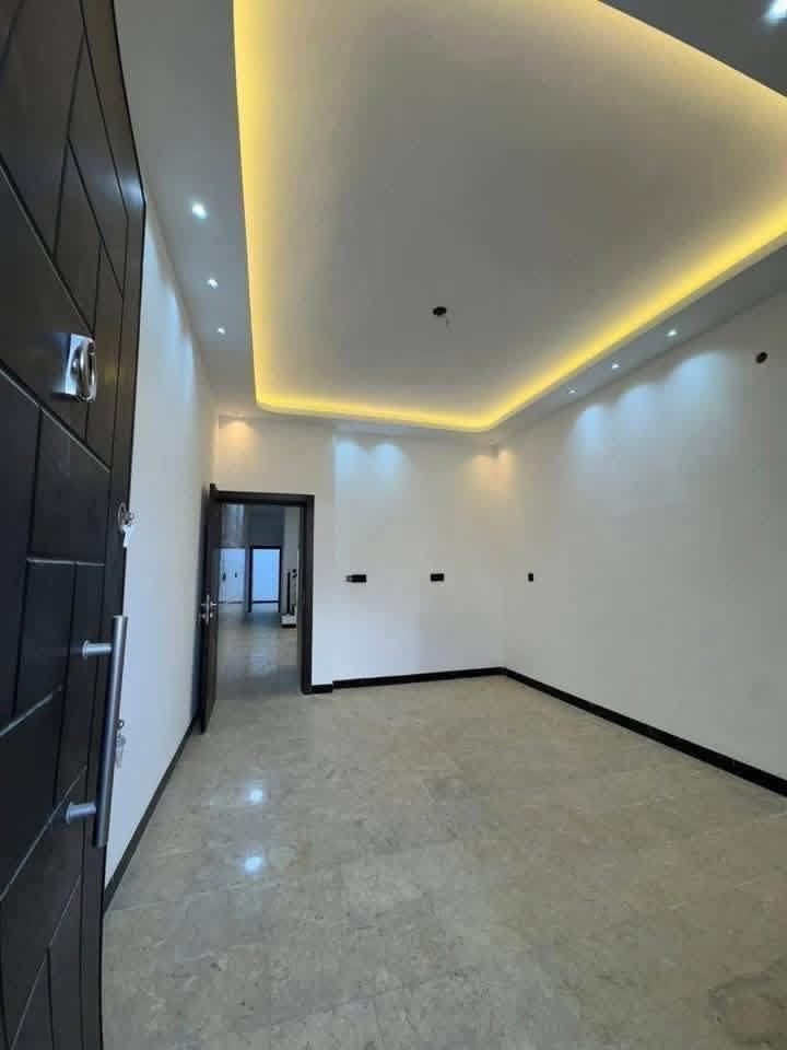 مشتملات للبيع مساحه 75 متر الواحد 

في منطقة ديوان المخابرات خلف شارع 60 في حي الجهاد 

تونات ٧٥م عدد 2 مساحة الدار الواحد ٧٥م م

 ثلاث طوابق بناء حديث درجة اولى

يحتوي كل دار على 3 غرف نوم وصحيات 2

حي الجهاد ديوان المخابرات قرب شارع ٦٠

للاستسفار اتصل 

سيف ابو يزن 

***********

***********

مراجعه مكتب السلام الهندسي مجاور الجمعيه الاستهلاكيه مقابل اسواق السفير الضباط شارع العام حي الجهاد
