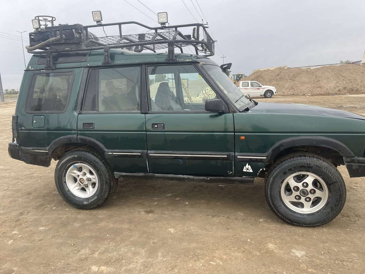 للبيع (دسكفري) موديل ٩٤ محرك 4200 كير لوكير محرك جديد اكسلات جدد السياره حلو كلش مثل مموضح بصورة  كل نقص ما بيها بس عوزها باب خلفي مال جنطه وبس 
للمعلومات الاتصال على الرقم  السعر ٥٥ وبيها مجال 
***********
