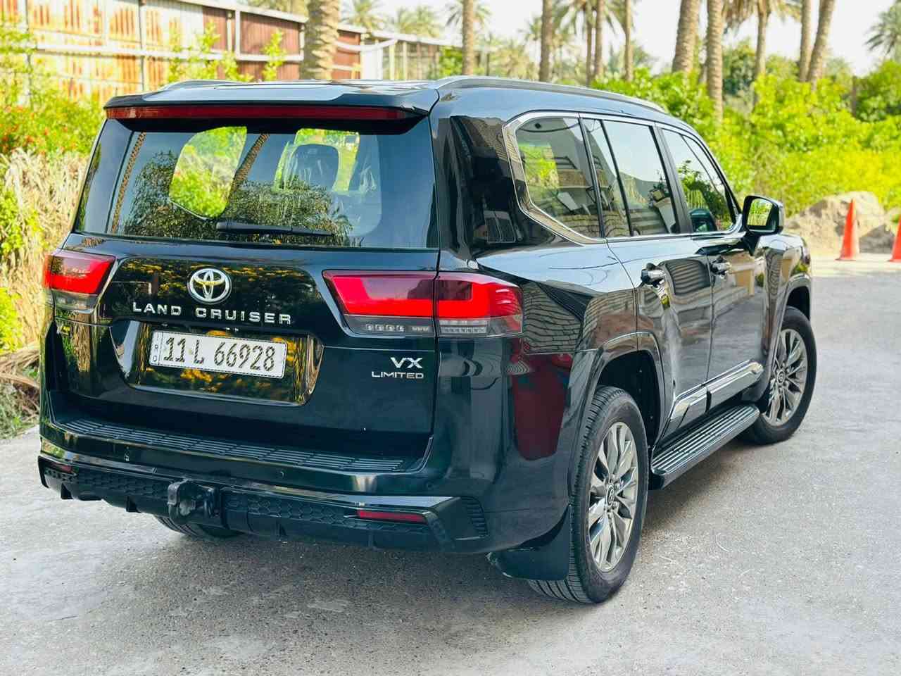 لاندكروز 2024 VX لمـتد فول 1/1

السيارة مغلقة PPF الشارقة 

السعر 665 وبي مجال 

السيارة كفالة عامة عداً اربع اصابع PDR بحافة البنيد 

مواصفات فول الفول معروفة الVX 

السيارة بأسمي رقم جديد 

عنوان الكريعات بيع او مراوس 

***********
