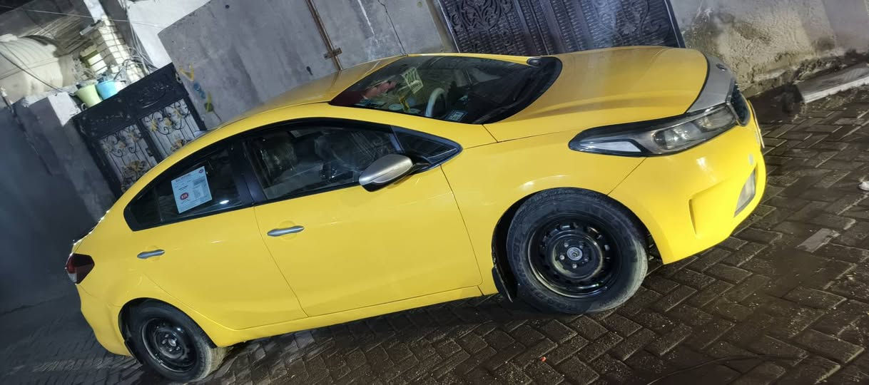 فورتي 17 البيع سياره جاهزه
امريكي... ضربته بجم مواصله شاصي ولا لغد 
سعر 115بيه مجال شي بصيط لا عليه هيئه ولا غرامه سياره مفولهه
