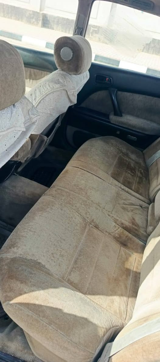 سلام عليكم بطه متصل مديل93 للبيع رقم واسط محرك كير مكفولات تبريد شغال السياره بيه كصه بس ما اعرف وين الكصه السعر 40 وبيه مجال الطيبين الرقم ***********
