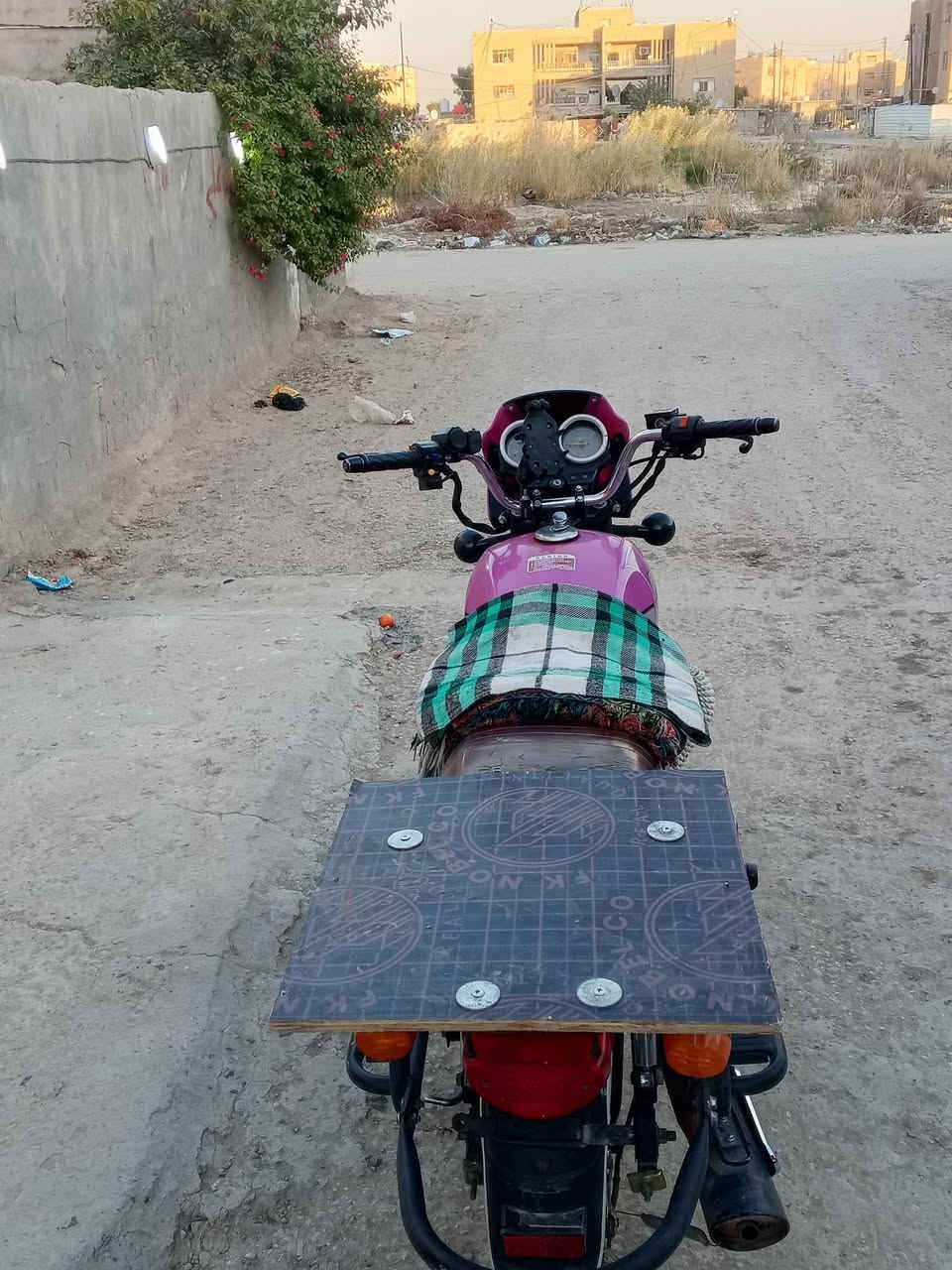 السلام عليكم ورحمه الله وبركاته دراجه ديوان موديل 23مرقمه كربلاء تحويل ثاني يوم دراجه مكينه 200سيسي شغله معدل يخبل  دلفري ما مشتغله لون مميز بنفسجي سويج سجينه سعر مليونين 50بيها مجال حك الجيه مكاني سكندريه الحصوه تصل بيك خير ودلل***********
***********
