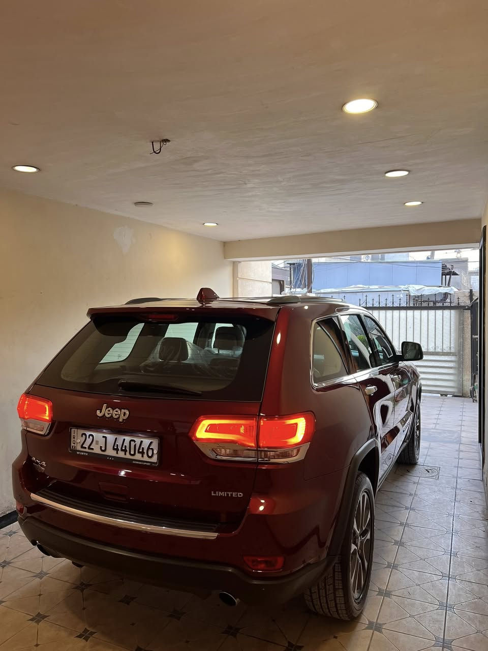 السلام عليكم …🌹🔥
للبيع جيب گراند شيروكي لمتيد فول ١/١ #خليجي وكالة هارلم موديل 2018 خليجي مكفوله بدون صبغ بدون حادث حتى دعاميات مكفوله فقط اكو بارد مكانين بسيطه ماشيه 91 كيلو متر السياره فول ١/١ رقم اربيل ( سنويه باسمي ) هزه وفحص جديده ورقم جديد سياره كير وفور ويل كله بلاد بدون فتح مكينه مفتوحه شرط بدون اي عطل بدون بخار صدر بلاد تايرات جديده تخم كامل سيرفس كامل عليه ……
مواصفات ….
_______________________________________
بصمة
بانوراما 
ماوس  
داخل بيجي 
تدفئه وتبريد بالكشنات الاماميه
تدفئه بالكشنات الخلفية
كشن السايق خزن ميموري
استرين خزن كهرباء
جنطه كهرباء
رادارات جانبية
شاشه كبيره حجم 8.5 أنج
دمام خلفي
مري قلاب ع البك
بجم ليد زينون
لايتات زنون داينمك يصعد وينزل 
داخل صاج فورميكا
حساسات اماميه
حساسات خلفيه
تدفئه استرين
نظام اطفاء المحرك عن الوقوف لفتره طويله
نطام ايكو
كير ٨ نمر
شفتات استيرن
مري عاكسه للضوء
تدفئه بالمري الجانبيه
كشافات زينون 
اشاير بالمري
نظام سبورت
ويل كب شكل ترايل هوك
نظام ترحيب
مري شفط
كامره خلفيه دواره فول HD 
تشغيل عن بعد
اخوان كتبت اغلب تفاصيل وشرحت كل مواصفات سياره جديده وبدون اي مصرف وبدي مكفول فقط بيها بارد واكو نغزات كلش خفيفه ينعدن ع الاصابع مال حالوب غيرها كفاله وين ميعجب تفحص غراضه مال صندوق كامله كلها مملعوب بيهن والسياره عارضه بسعر حلو مال بيع 
مكاني بغداد / حي الجامعة
السعر / ٢٣٨ ورقه مع مجال بسيط كلش  
للاستفسار  / ***********
