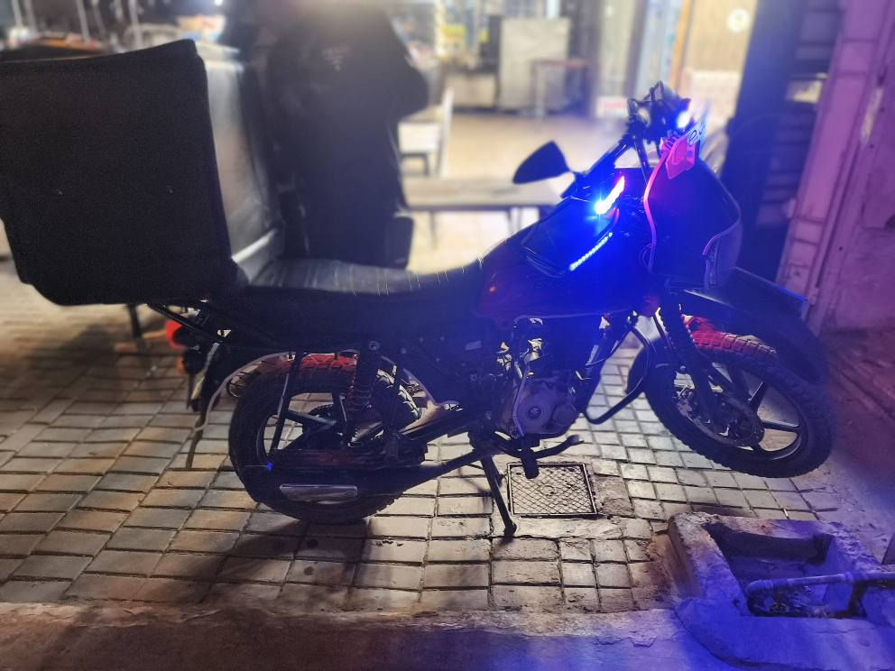 السلام عليكم دراجه بوكسر موديل 23 مجفته رايده ب2100 وبيه مجال بسيط التفيده يراسلني واتساب         ‏‪***********‬‏ بغداد, العراق
