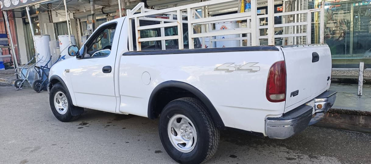 فورت f150  بۆ فرۆشتن و گۆرینەوە مۆدیل 2003 تەحویل و غەرامەی بەشەرت سەیارەکە زۆر پاکە بێ بۆیاغە چرکەی نیە بەشەرت تەقەو رەقەی بەشەرت گێرو ئەکسلی بەشەرت مەکینەی شەش پستۆنە  مەکینە ڤیە زور کەم بەنزین دەخوات مەکینەکەی  سەرف دەکات لەحساب خۆم چاکی دەکەم  یان مەکینەیە لۆک دەکرم بۆی  باقی هەمو گیانی بەشەرت چوار تایەی تازەیە  نرخی ئەم نازدارە تەنها 85 گڵاو مەجال ژمارەی مۆبایل *********** ئەم ژمارە واتسابی لەسەرە السليمانية, العراق
