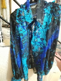 ملابس نضيفه • استعمال قليل • بناطير