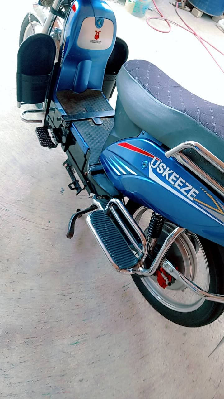 سلام عليكم لبيع دراجه شحن هارلي موديل 24 جديد باتريات جديده دراجه حلوه وكاعده السعر 5050 وبي مجال الرقم ***********
