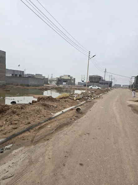 السلام عليكم ورحمة الله وبركاته 
تتوفر 3 قطع طابو ملك صرف عرصه 
العنوان بصره ابي الخصيب شارع المحكمه مقاطعه طلاع الحمزه 
مساحه كل قطعه 250متر عل شارع15متر قريب جداً لسايدين 
المحكمه سعر كل قطعه 115 مليون وقابل للتفاوض للاستفسار *********** البصرة
