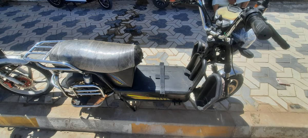 للبيع كشر بدون بطاريات فول وعلى الفحص للإستفسار ***********
***********
